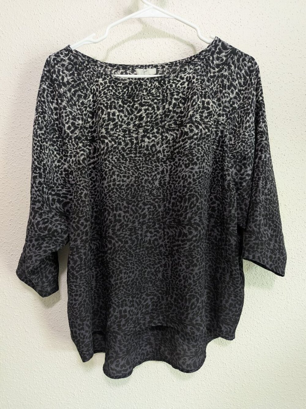 Joie 100% Silk Leopard Print Long Sleeve Blouse Size Small